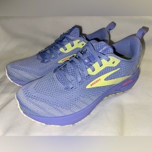 Brooks Revel 6 Women’s Sz 9 BRAND NEW IN BOX